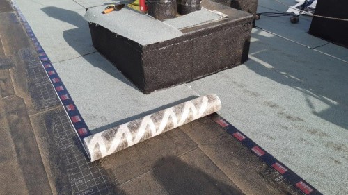 Stárnutí hydroizolace střechy z asfaltových pásů a její obnova