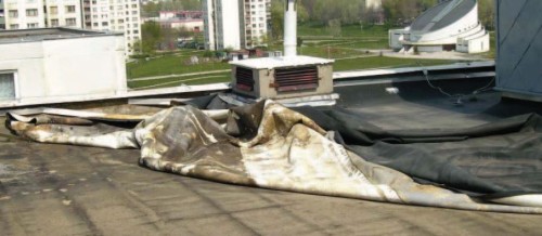 ČASTÉ CHYBY PROJEKTOV OBNOVY PLOCHÝCH STRIECH PANELOVÝCH BYTOVÝCH DOMOV