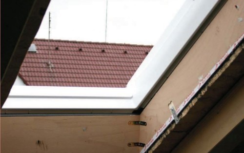 MONTÁŽ STŘEŠNÍHO OKNA DO SKLADBY TOPDEK