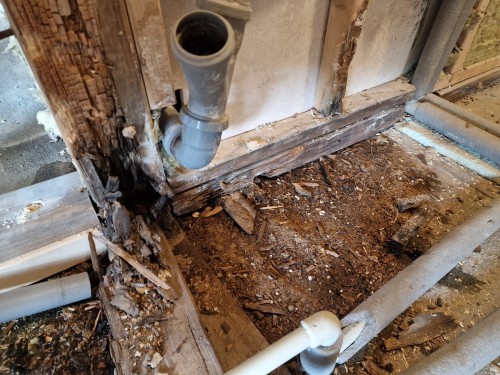 Vlhkostní poruchy staveb a aktivní systém pro jejich detekci