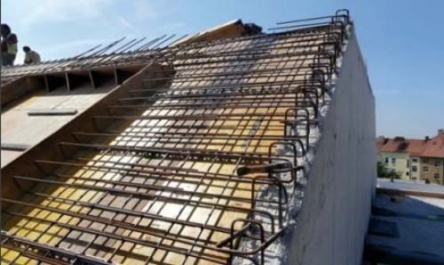 ŠIKMÉ STŘECHY S MASIVNÍ NOSNOU KONSTRUKCÍ