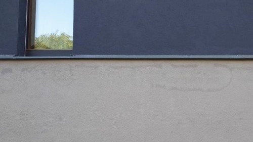 Rozluštění případu vlhkých skvrn na fasádě