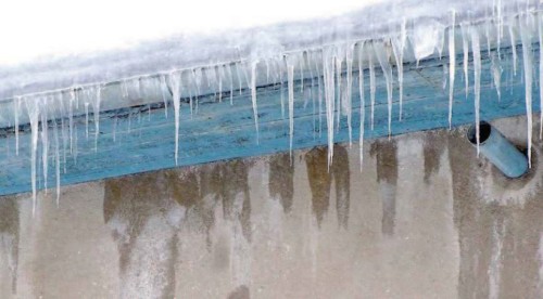 NAVRHOVÁNÍ STŘECH NA VLIVY SNĚHU A LEDU PODLE NOVÉ ČSN 73 1901