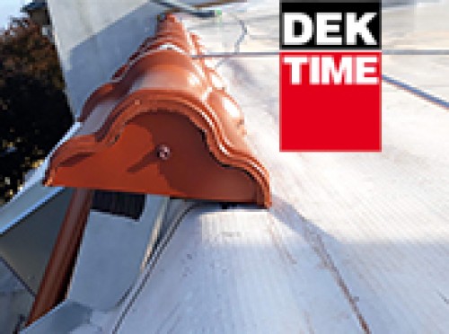 Napojení šikmé a ploché střechy při rekonstrukci administrativní budovy