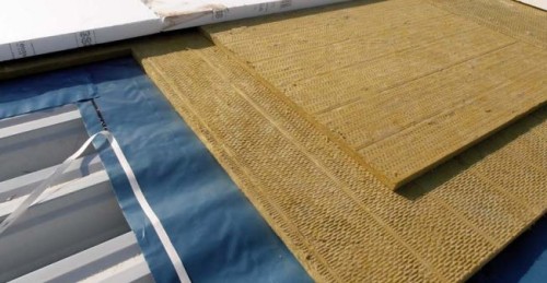 STŘECHA NOVÉ POBOČKY DEKTRADE V PRAZE - VESTCI