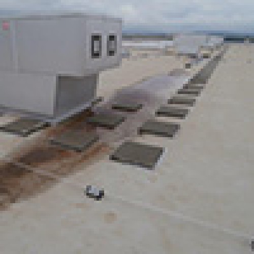 ZÁSADY NAVRHOVÁNÍ TVARU, DIMENZE A ODVODNĚNÍ PLOCHÝCH STŘECH